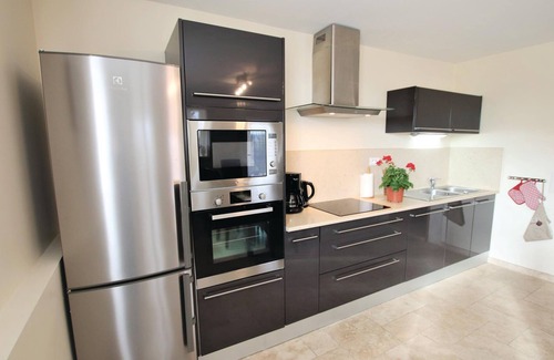 Malataverne House | Spacious 6-Bedroom Retreat with Pool in Malataverne
