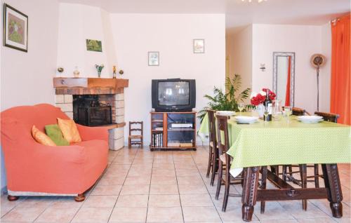 Massugas House | Inviting Home in Massugas with Pool & Family-Friendly Amenities