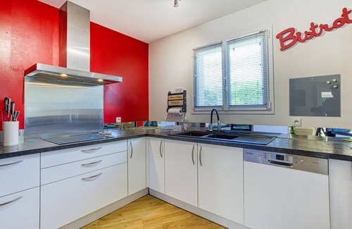 Montsales House | Spacious 4 Bedroom Retreat in Montsales with Private Pool