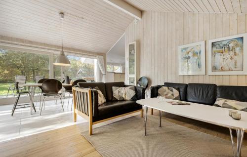 Spidsegard House | Stunning Home In Nexø With Sauna