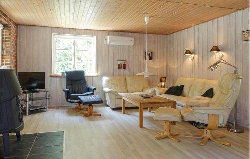 Dueodde House | Welcoming Home in Nexø with Free Wifi and Pet-Friendly