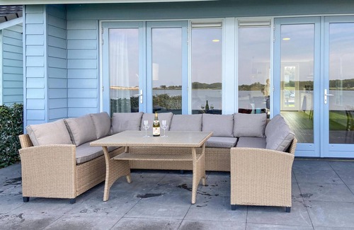 Municipality of Hollands Kroon House | Relaxing Harbour Villa with Scenic Views in Den Oever