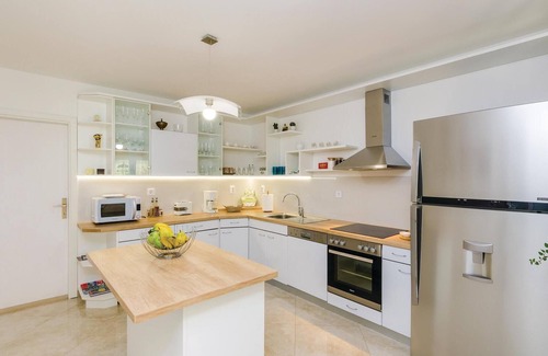 Orasac House | Beautiful 3-Bedroom Stay in Orasac with Oceanfront Views