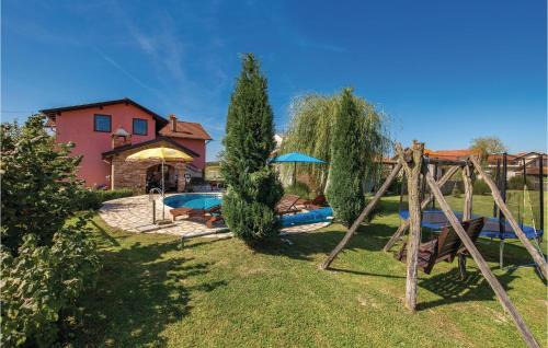 Karlovac House | Comfortable Home in Ozalj with Pool and Kitchen Access