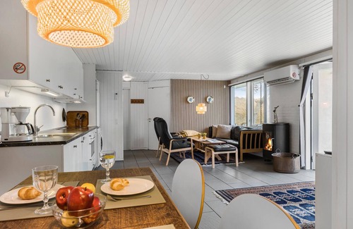 Pandrup House | Inviting Cottage with Oceanfront Views and Pet-Friendly Stay