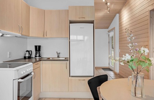 Pandrup House | Cozy Cottage Retreat by Jammer Bay with Ocean Views