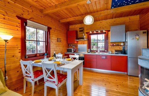 Kraljevec Sesvetski House | Rustic Wooden Retreat for Couples with Spa & Hot Tub