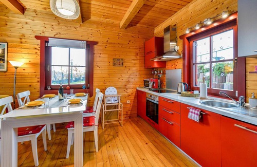 Kraljevec Sesvetski House | Rustic Wooden Retreat for Couples with Spa & Hot Tub