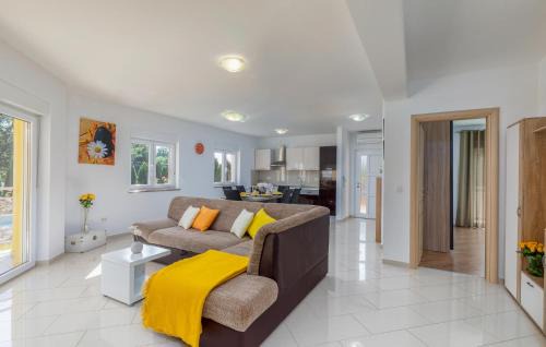 Pazin House | Serene Retreat in Pazin with Panoramic Views and Pool
