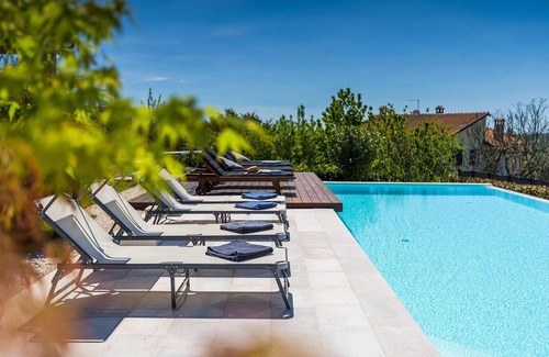 Trviz House | Top-Rated 4 Bedroom Accommodation with Pool in Pazin