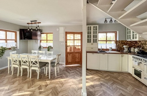 Gniewino House | Relaxing Cottage on Choczewskie Lake with Pool & Spa