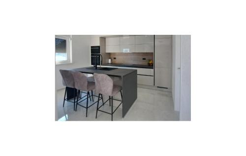 Pirovac House | Stunning Home In Pirovac