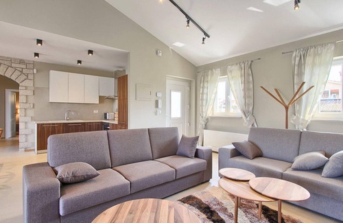 Kastelir-Labinci House | Spacious 4-Bedroom Getaway with Private Pool in Porec