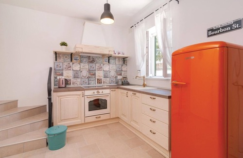 Primosten House | Discover a Cozy 2 Bedroom Retreat in Primosten with Lake View