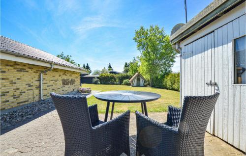 Ronde House | Cozy Retreat in Rnde with Free Wifi for Families