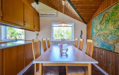 Ronde House | Cozy Retreat in Rnde with Free Wifi for Families