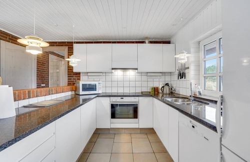 Sønderstrand House | Inviting 4 Bedroom Retreat with Ocean Views in Rømø