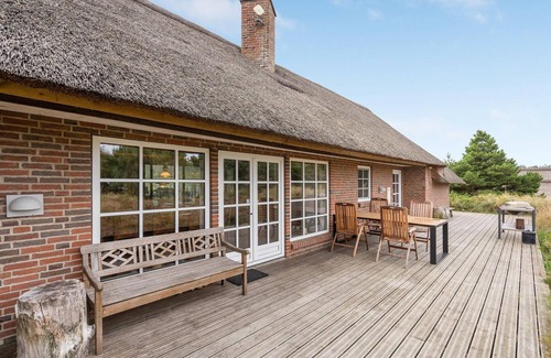Sønderstrand House | Inviting 4 Bedroom Retreat with Ocean Views in Rømø