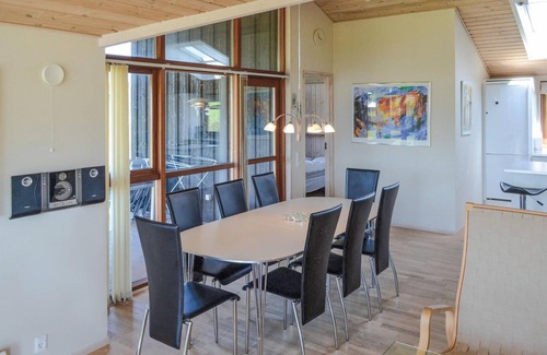 Ronde House | Exceptional 3 Bedroom Accommodation with Oceanfront Views