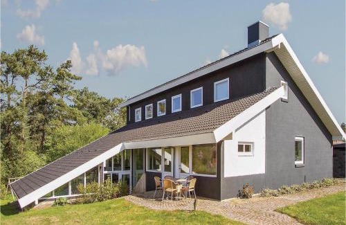 Glyngore House | Pet-Friendly Retreat in Roslev with Private Sauna & Pool
