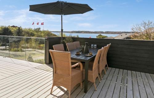 Sallingsund House | Cozy Home in Roslev with Pet-Friendly Amenities & Kitchen