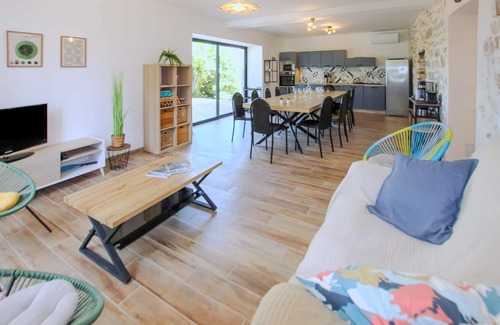Ruoms House | Stunning home in Ruoms