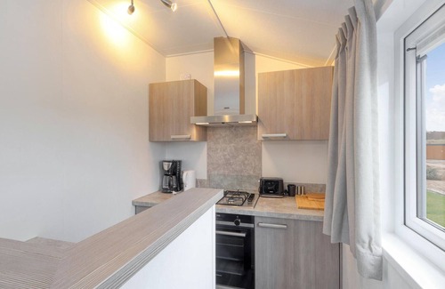 Suesel House | Inviting 2 Bedroom Retreat in Scenic Süsel with Spa Access