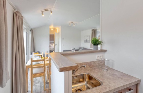 Suesel House | Inviting 2 Bedroom Retreat in Scenic Süsel with Spa Access