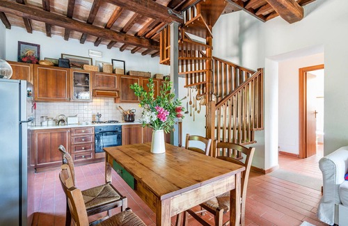 Scansano House | Experience Scenic Countryside Views from a Historic Retreat
