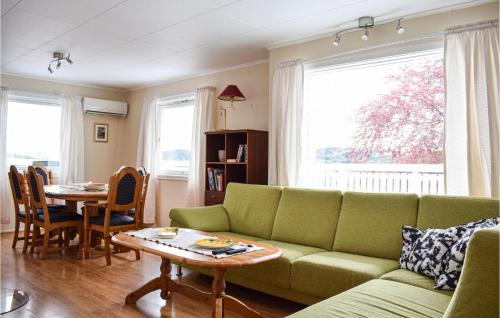 Lindas House | Ideal Retreat in Seim with Wifi & Pet-Friendly Amenities