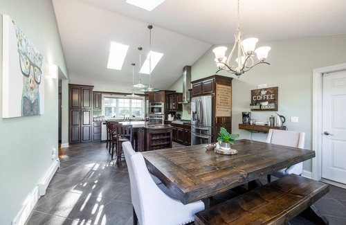Sister Bay Cabin | Oceanfront King’s Landing Lodge - Family-Friendly Retreat