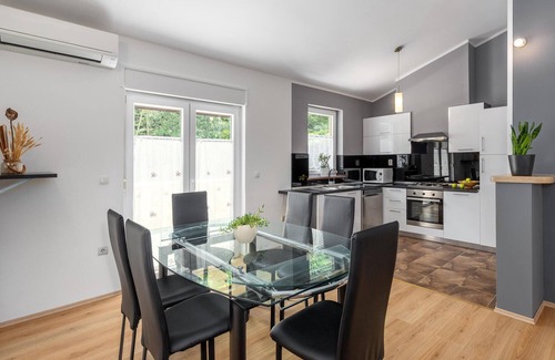 Sveta Nedelja House | Inviting 3 Bedroom Accommodation in Beautiful Snasici
