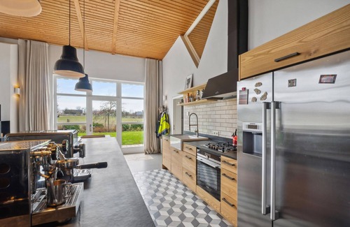 Densow House | Unforgettable Wellness Retreat with Lake View & Spa Access