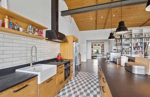 Densow House | Unforgettable Wellness Retreat with Lake View & Spa Access