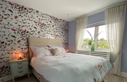 Dalkey House | Prime Location Home in Dalkey with Family-Friendly Amenities