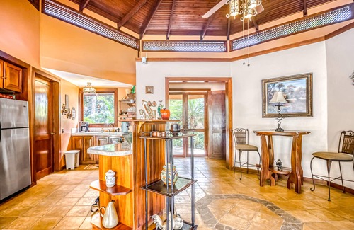 El Indio House | Tranquil Jungle Retreat with Hot Tub and Family Amenities