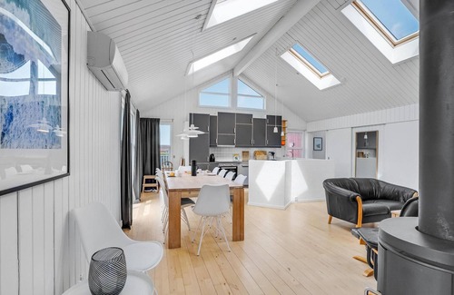 Klitmoller House | Charming Cottage Steps from the Beach with Ocean Views