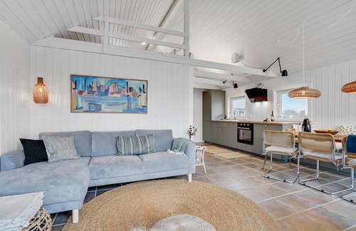 Fjand Badeby House | Cozy Cottage with Oceanfront Views and Modern Design