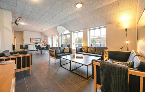 Øhuse House | Stunning Home In Ulfborg With Sauna
