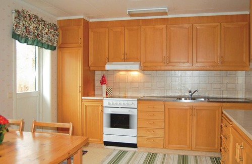 Ullared House | Relaxing 2 Bedroom Accommodation with Lake View in Ullared