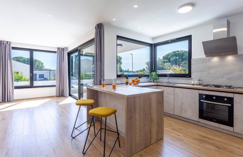 Valbandon House | Ideal 3 Bedroom Retreat with Pool in Valbandon