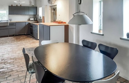 Warthe House | Relaxing Oceanfront Cottage with Sauna & Pet-Friendly Options