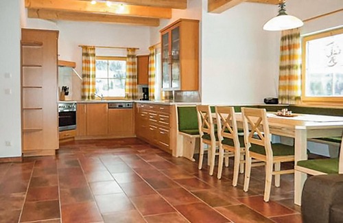 Weisspriach House | Discover Your Dream Getaway with Spa and Family Amenities