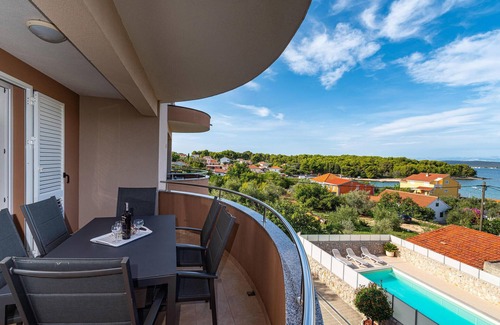 Zdrelac House | Modern Cottage Retreat with Ocean View & Private Pool