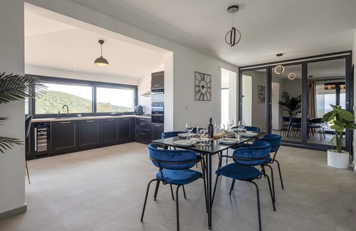Zman House | Stunning home in Zman