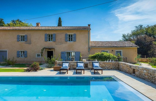 Gracisce House | Inviting 4-Bedroom Retreat in Zminj with Pool & Spa