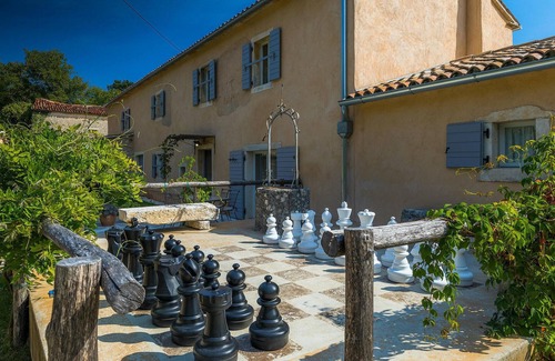 Gracisce House | Inviting 4-Bedroom Retreat in Zminj with Pool & Spa