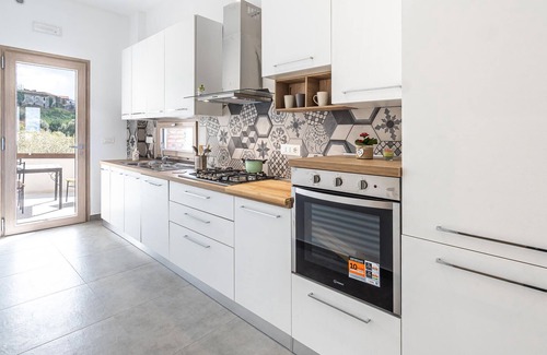 Laureana Cilento House | Experience Breathtaking Sea Views from Your Ideal Getaway