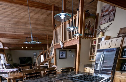 Bozeman House | Idyllic Retreat on 20 Acres with Hot Tub Near Bozeman