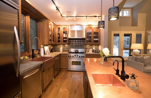 Union Pier House | Experience a Lakefront Haven with Pool and Hot Tub